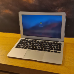 Apple MacBook Air 11" (4GB...