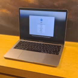 Apple MacBook 13" 2018...