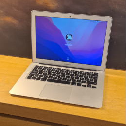 Apple MacBook Air 13" 2015...