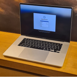 Apple MacBook Pro 16" 2019...