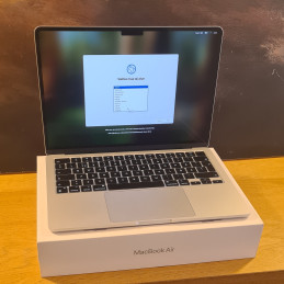 Apple MacBook Air 13" M3...