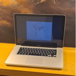 Apple MacBook Pro 15" 2012...