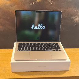 Apple MacBook Air 13" M2...