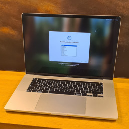 Apple MacBook Pro 16" 2019...