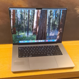 Apple MacBook Pro 16" M1...