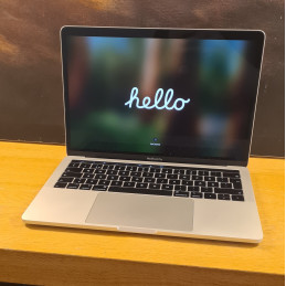 Apple MacBook Pro 13" 2019...