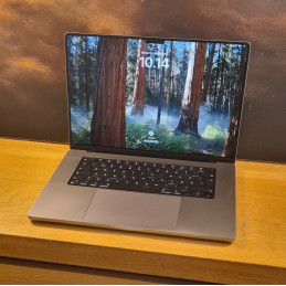 Apple MacBook Pro 16" M1...