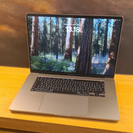 Apple MacBook Pro 16" 2019...