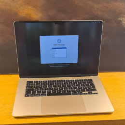Apple Macbook Air 15” M2...