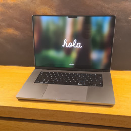 Apple MacBook Pro 16" 2023...