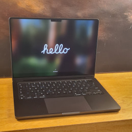 Apple MacBook Pro 14" M4...