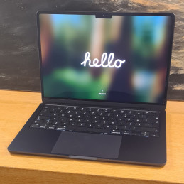 Apple MacBook Air 13" M2...