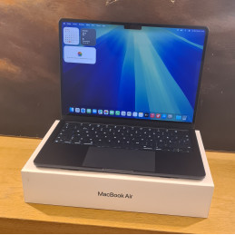 Apple MacBook Air 13" M2...
