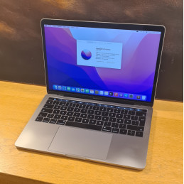 Apple MacBook Pro 13" 2016...