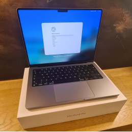 Apple MacBook Pro 14" 2023...