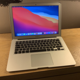 Apple MacBook Air 13" (8 GB...