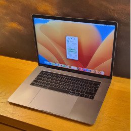 Apple MacBook Pro 15", 2018...