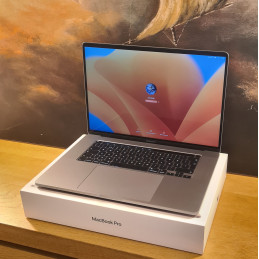 Apple MacBook Pro 16" 2019...